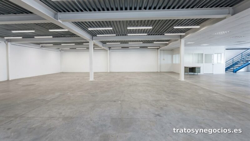 NAVE INDUSTRIAL EN ALQUILER EN EL POLÍGONO DE O CEAO, LUGO